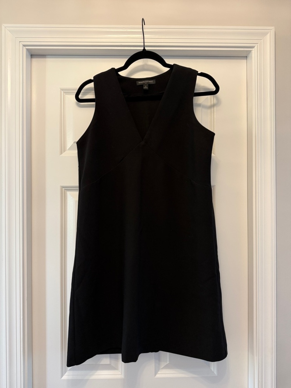 Banana Republic Factory Black V-Neck Shift Mini Dress